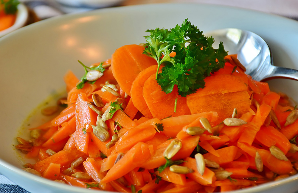 Karottensalat scharf mit Chilli